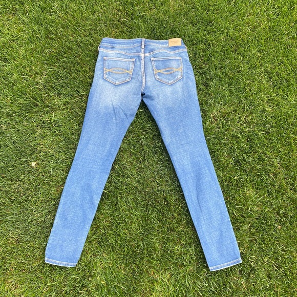 Abercrombie & Fitch Light Blue Jeans - Picture 3 of 4